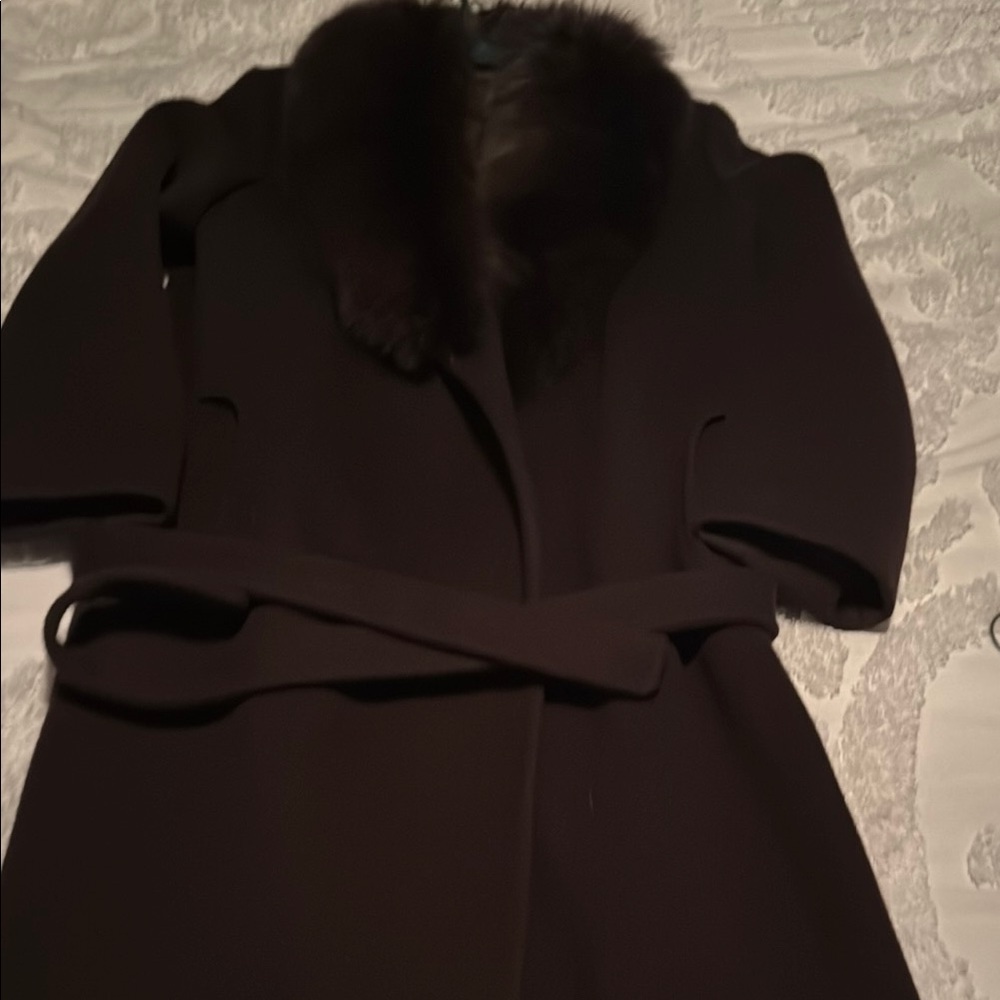 Elegant Brown Coat with Fur Collar - collection Harve Benard